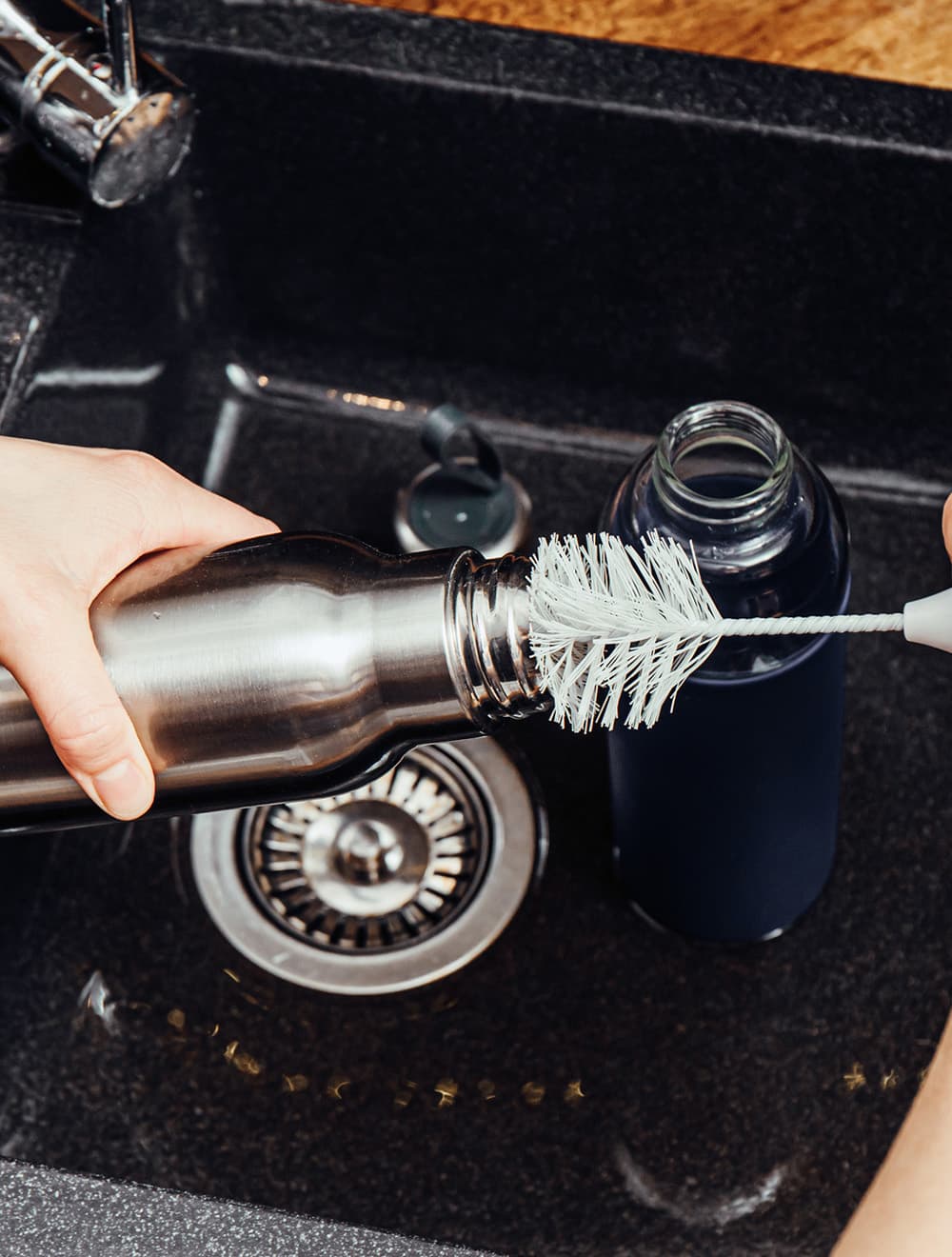 cleaning a water tumbler